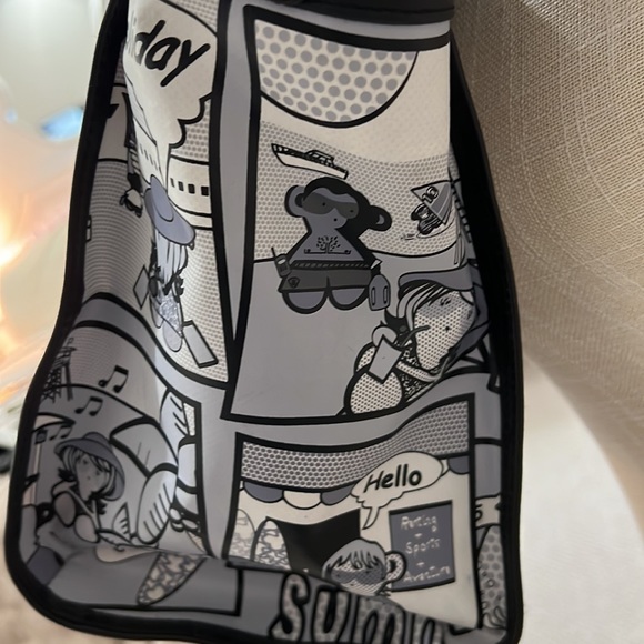 Never used and no longer available this zip top bag is unusual and amusing. - Picture 4 of 6